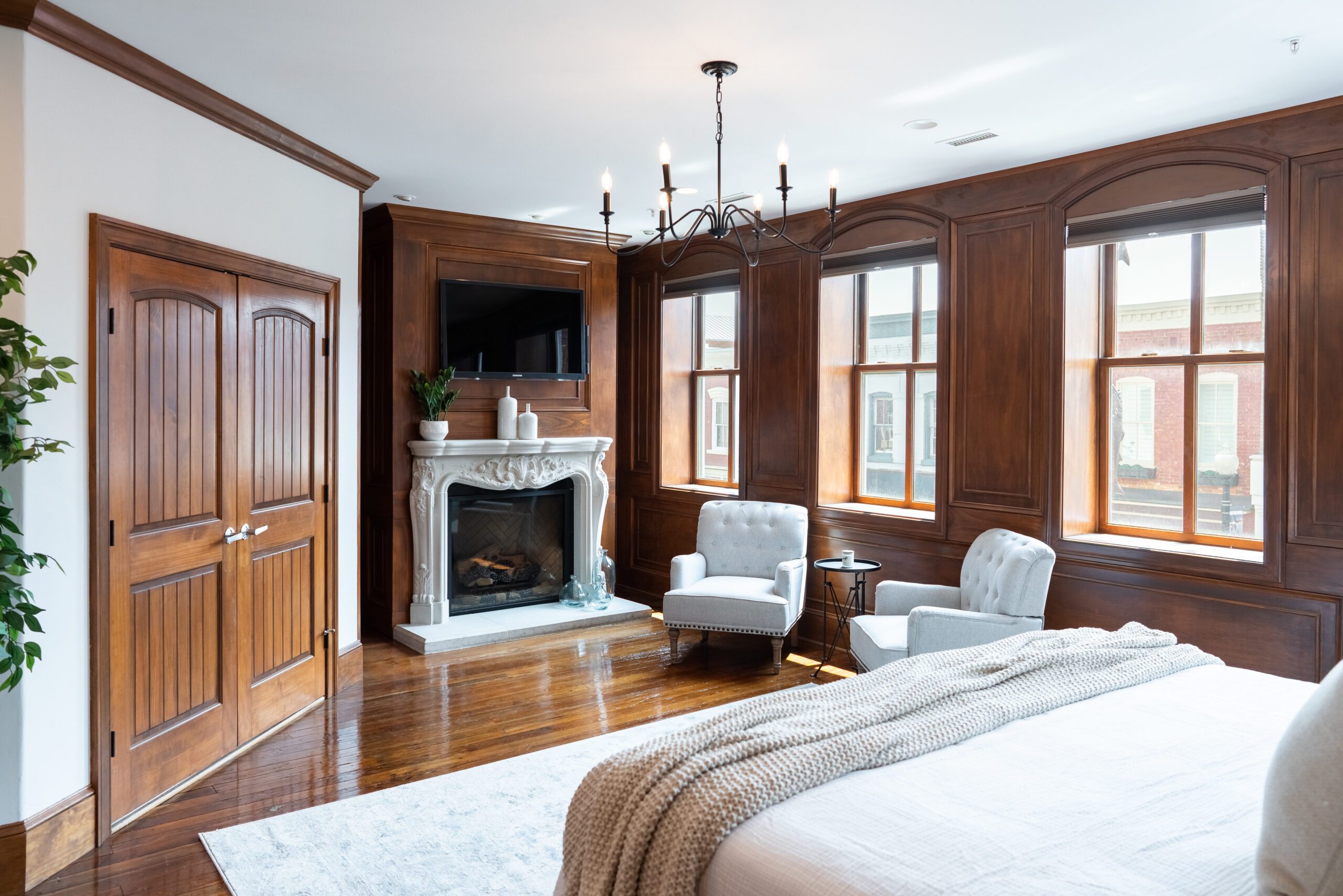 SEVEN on Davis Image