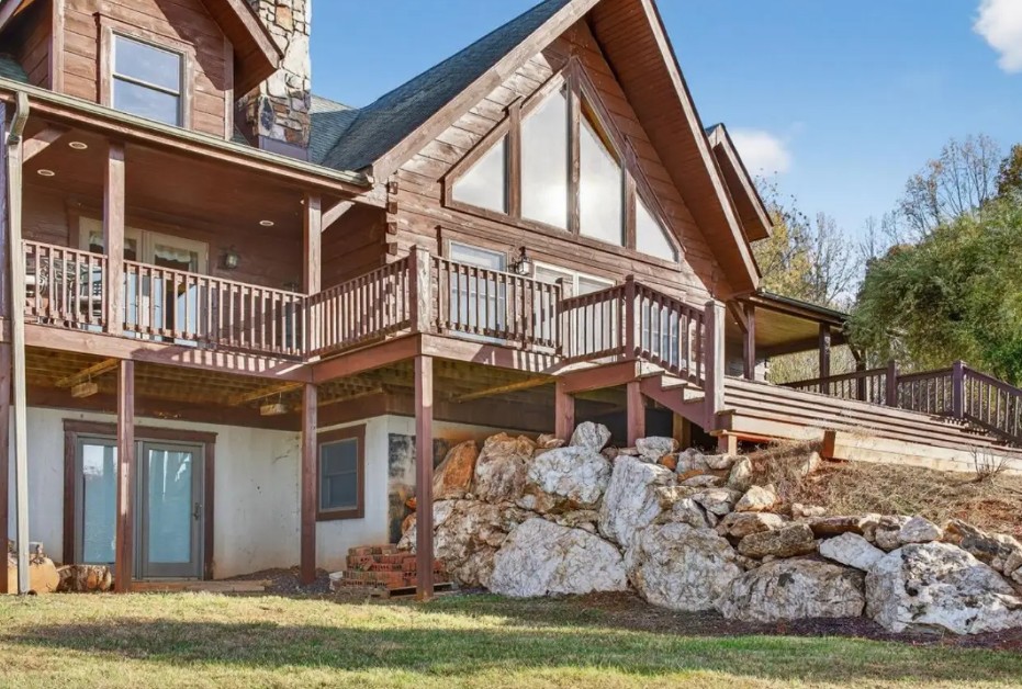 Cabin at Highland Ridge Image